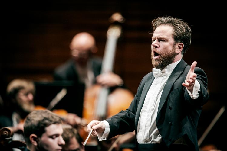 39-årige Christian Kluxen har været chef for Arktisk Filharmoni siden 2019. Her dirigerer han en koncert med DR SymfoniOrkestret i DR Koncerthuset.    Arkivfoto Jens Hartmann Schmidt