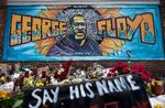 MINNEAPOLIS, MN - JUNE 01: A memorial site where George Floyd died May 25 while in police custody, on June 1, 2020 in Minneapolis, Minnesota. George's brother Terrence Floyd visited the site today and called for justice and the prosecution of all four officers involved in the incident. Stephen Maturen/Getty Images/AFP == FOR NEWSPAPERS, INTERNET, TELCOS &amp; TELEVISION USE ONLY == Foto: Stephen Maturen/Ritzau Scanpix