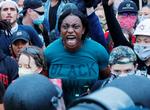 En demonstrant     A demonstrator reacts during a rally following the death in Minneapolis police custody of George Floyd, in Boston, Massachusetts, U.S., June 2, 2020. REUTERS/Brian Snyder TPX IMAGES OF THE DAY   Foto: Brian Snyder/Ritzau Scanpix