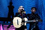 Madonna har fået kritik for at lægge en video op med hendes søn, der danser til Michael Jackson. Foto: Jeenah Moon/Ritzau Scanpix
