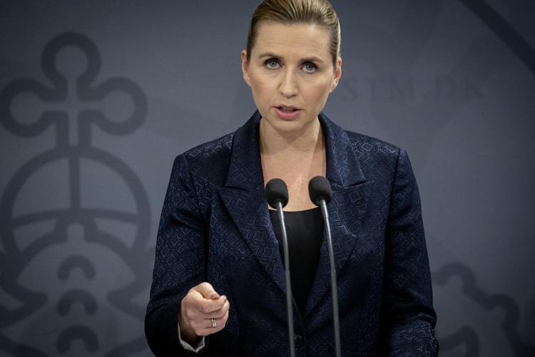 »Det er da flot at komme ud af sådan en krise og stå stærkt. Hun går bestemt også op i at se stærk ud. Det er hun også nu«, lyder den bittersøde lykønskning fra de radikale.  Foto: Mads Nissen/POLFOTO