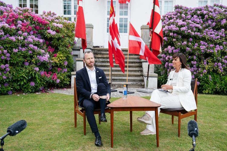    Politisk ordfører for Venstre, Sophie Løhde og formand Jakob Ellemann-Jensen sendte deres grundlovstaler i Holte via Facebook. Foto: Claus Bech/Ritzau Scanpix