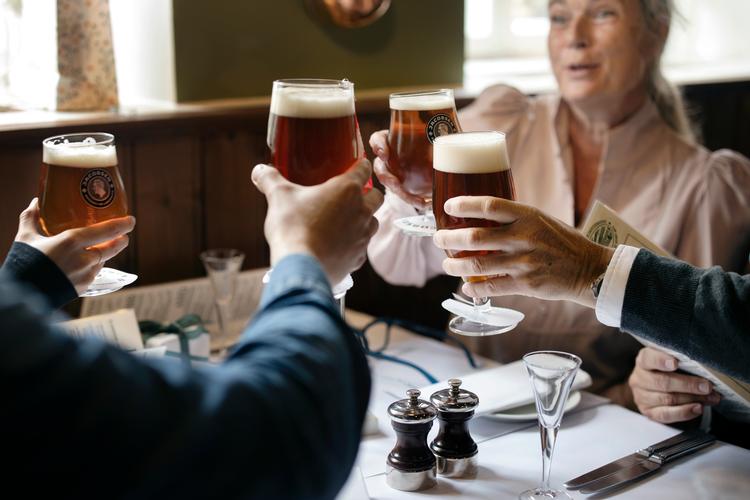 Det bliver endnu billigere at handle, bo på hotel og spise syd for grænsen og i Sverige på grund af diverse hjælpepakker. At give oplevelsesindustrien over hele landet mere lige konkurrencevilkår i forhold til Tyskland og Sverige burde derfor være en oplagt del af en kickstart, mener Leif Beck Fallesen. Foto: Mikkel Hørlyck/POLFOTO