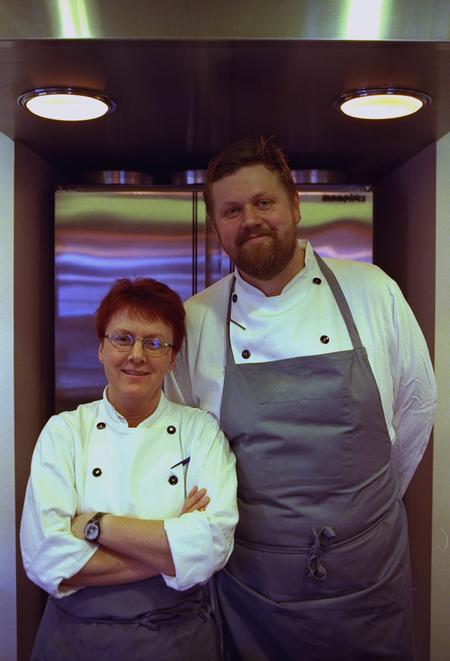 Lisbeth og Bo Jacobsen takker af efter næsten 30 år hos Restaurationen. Stedet er videresolgt til trekløveret, der i forvejen driver Restaurant Møntergade. Arkivfoto. Foto: Rasmus Baaner/POLFOTO