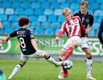 AaB, der i søndags hjemme tabte 2-3 til AGF, får en lille gruppe tilskuere på stadion, som måske kan hjælpe med til at sørge for en revanche, når det igen gælder AGF , denne gang dog i pokalturneringen.  Foto: Henning Bagger/Ritzau Scanpix