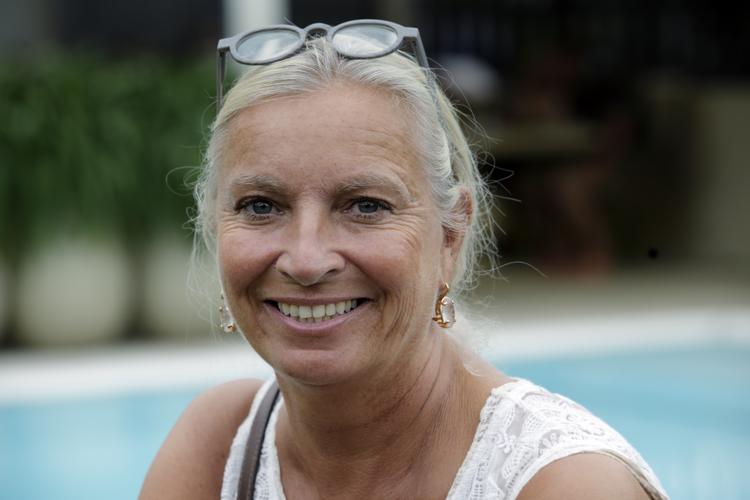 Ilse Jacobsen kaldes for Hornbæks bydronning. Hun ejer flere forretninger i byen, der forhandler hendes internationale brands.  Foto: Morten Langkilde/POLFOTO