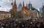 Flere landes regeringer har frygtet at få coronasmittede under de mange demonstrationer mod racisme. Det er nu sket i Melbourne under en demonstration for 'Black Lives Matter 6. juni. Foto: William West/Ritzau Scanpix
