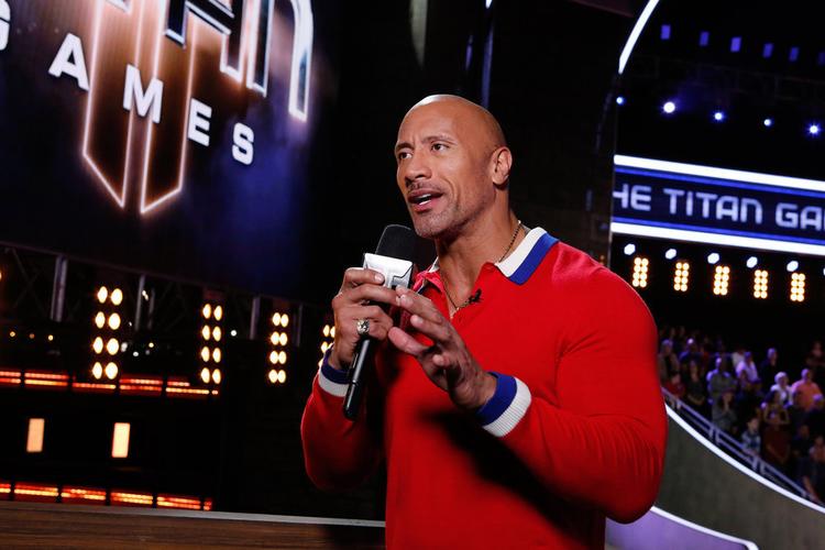 Om det er musklerne, humøret, sin lyst til tequila eller gameshowet 'The Titan Games' formår Dwayne Johnson som altid at pumpe tingene helt helt op. Foto: NBC
