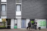 Politiet undersøger stedet, hvor skuddet blev affyret.  Foto: Jens Dresling/POLFOTO