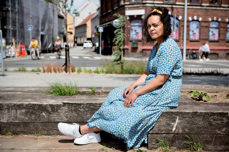     Claudia Piosso voksede op i en tryg boble på Langeland. Da hun skiftede skole kom mødet med racistiske skoleelever som et kæmpe chok for hende. Foto: Mathilde Bech