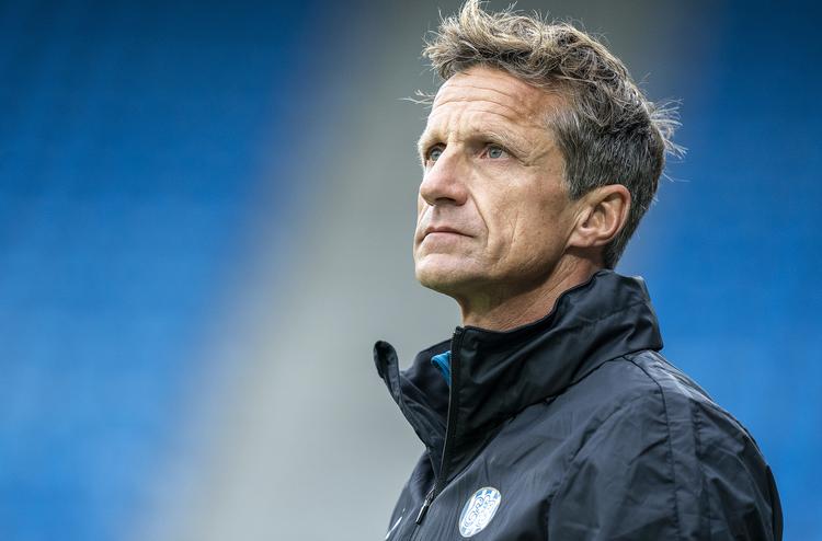 Troels Bech begyndte i går sit nye job som cheftræner i Esbjerg med en 4-2 sejr over Randers.  Foto: John Randeris/Ritzau Scanpix