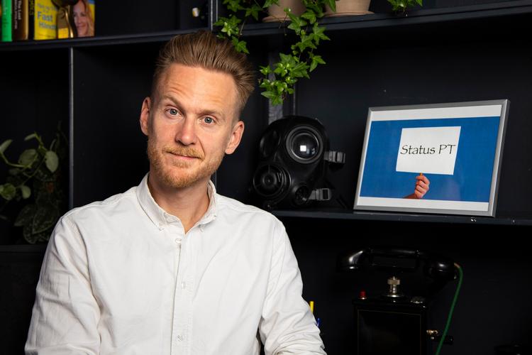 Huxi Bach plejer at være ret sjov. Men hans seneste format skraber desværre bunden.  Foto: Henrik Edelbo