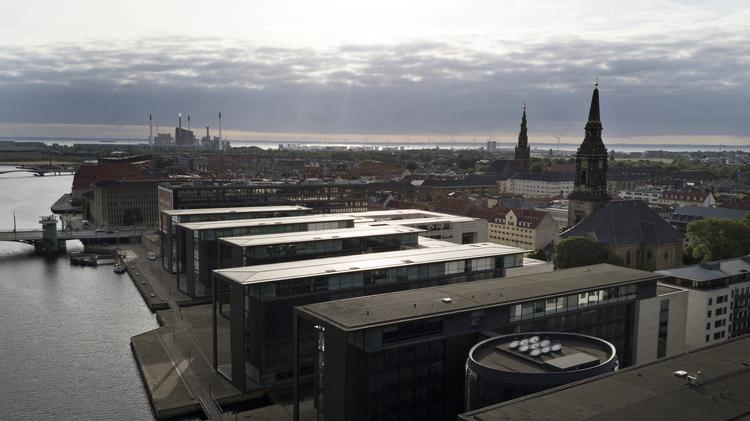Københavns Havnmed  Skatteministeriet i forgrunden. Netop det ministerium har brugt flest penge på eksterne konsulenter i 2019. Det samlede beløb, brugt på konsulenter, er trods stort politisk fokus, steget. Foto: Jens Dresling/POLFOTO