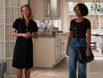 Reese Witherspoon og Kerry Washington er mødre på hver sin planet. Det kommer der en del drama - men også medfølelse - ud af. Foto: Hulu/Amazon Video 
