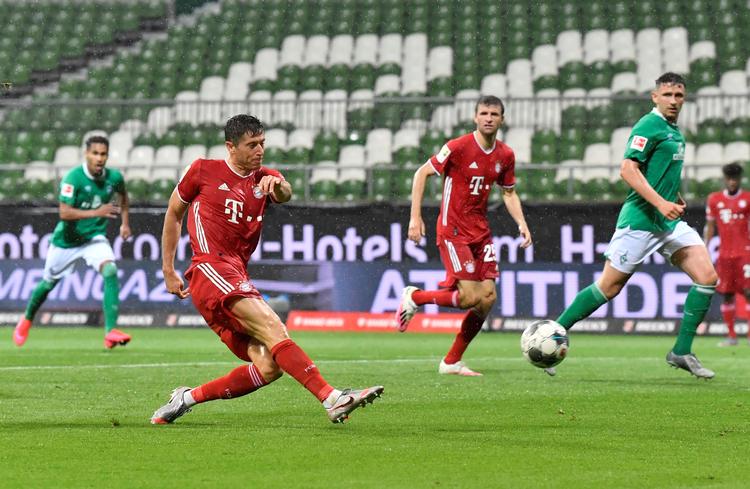  Robert Lewandowski blev match- og mesterskabsvinder i Bremen.  Foto: Pool/Ritzau Scanpix
