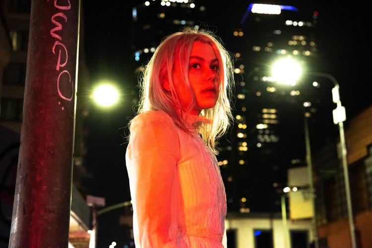 Phoebe Bridgers er også med i supergruppen Boygenius sammen med musikerkollegerne Lucy Dacus og Julien Baker. Og i 2019 udgav hun albummet 'Better Oblivion Community Center' med Conor Oberst. Foto: Frank Ockenfels 