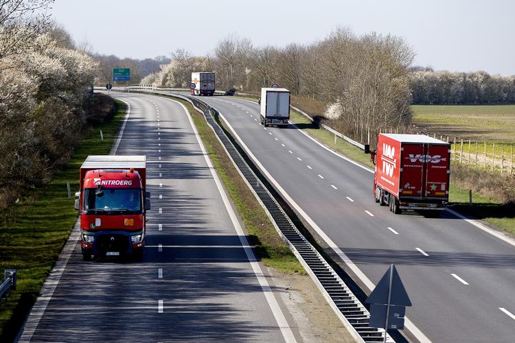 Transportsektoren udleder mere CO2 end sidste år. Det samme står til at ske for landbruget. Samlet set er Danmark længere væk fra at nå mål om reduktion i 2030 end sidste år. Foto: Finn Frandsen/POLFOTO