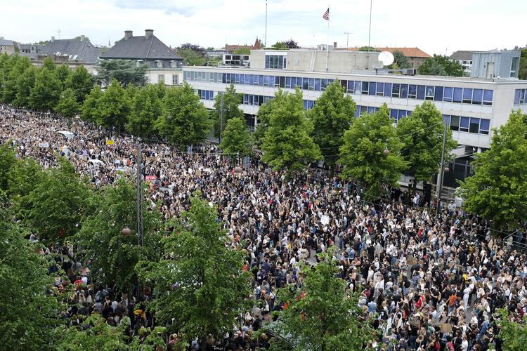 Tusindvis af mennesker demonstrerede i sidste uge i København, og mindst en er testet positiv for coronavirus efterfølgende.  Foto: Thomas Borberg/POLFOTO