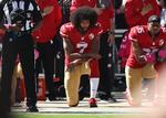 Måske varer det ikke så længe, før Colin Kaepernick igen skal trække i tøjet og spille NFL-kampe. Foto: Ezra Shaw/Ritzau Scanpix