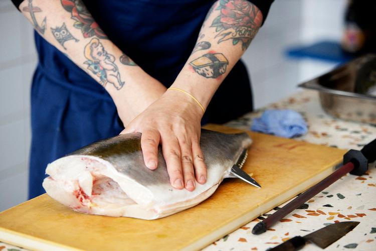 Dj og producer Anders Dixen har i mange år trodset sin tinnitus, men nu har han måttet holde pause fra musikken. Foto: Rie Neuchs