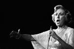 Vera Lynn ses her under en optræden i Falkonerteatret i 1980. Foto: Torben Christensen/Ritzau Scanpix