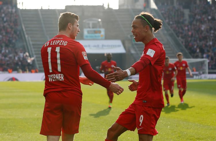 Timo Werner, her med Yussuf Poulsen, har gjort det rigtig godt for Leipzig i Bundesligaen, men nu venter snart en anden og større opgave i Premier League.   Foto: Fabrizio Bensch/Ritzau Scanpix