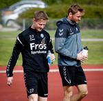 Mads Hvilsom (til venstre) og Christian ’Greko’ Jakobsen fik på grund af en besked på Snapchat og et omdiskuteret interview ufrivilligt to af hovedrollerne, da mange mistænkte SønderjyskE for at have tabt med vilje til FC Midtjylland i marts 2018. Der blev aldrig rejst en sag mod søndejryderne. Foto: Anders Brohus