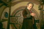 Ian Holm spillede den ældre Bilbo i Peter Jacksons filmtrilogi 'Ringenes Herre'. I den efterfølgende trilogi overtog Martin Freeman rollen som den yngre Bilbo.  Foto: Ritzau Scanpix