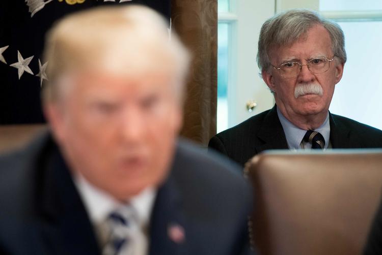 John Boltons meget omtalte bog om sin tid som Trumps sikkerhedsrådgiver kan udgives, fastslår domstol. Den udkommer efter planen på tirsdag. Foto: Saul Loeb/Ritzau Scanpix