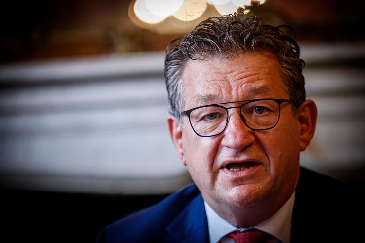 Den 62-årige borgmester, Dirk De Fauw, der lørdag blev stukket ned, kendte gerningsmanden.  Foto: Kurt Desplenter/Ritzau Scanpix