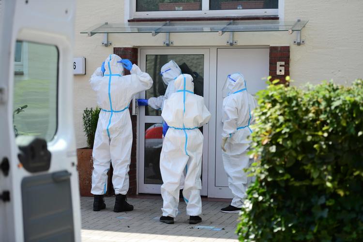 Coronatest er her i gang i tyske  Wiedenbrueck efter udbrud på et stort slagteri. Foto: Ina Fassbender/Ritzau Scanpix