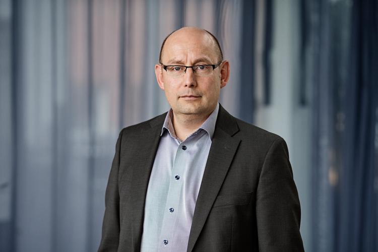Fagchef for patient access, medicintilskud og priser i Lægemiddelindustriforeningen Søren Beicker mener, at man bør undersøge, om enkelttilskudsordningen til medicin bør kulegraves for at se, om den virker efter hensigten. Foto: Jon Norddahl