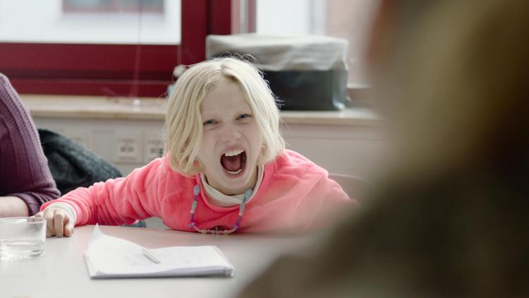 Hun er et barn, du ikke kan nå: Man bliver blæst bag over af ...