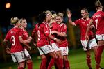 Dansk jubel efter en sejr mod Kroatien i den kvalifikationsturnering, hvor  de dansk ekvinder udeblev fra en kamp og blev taberdømte.  Foto: Lars Poulsen/POLFOTO