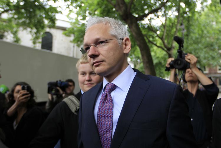 I en ny anklage beskylder USA Julian Assange for hacker-rekruttering og indbrud i en af Pentagons computere. Foto: Sang Tan/ASSOCIATED PRESS