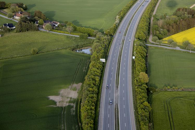 En teknisk fejl har betydet, at cirka 1400 bilister, der har kørt for hurtigt, har fået forkerte tillægsbøder. Foto: Thomas Borberg/POLFOTO