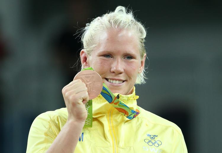 Jenny Fransson med sin OL-bronze i Rio.   Foto: Toru Hanai/Ritzau Scanpix