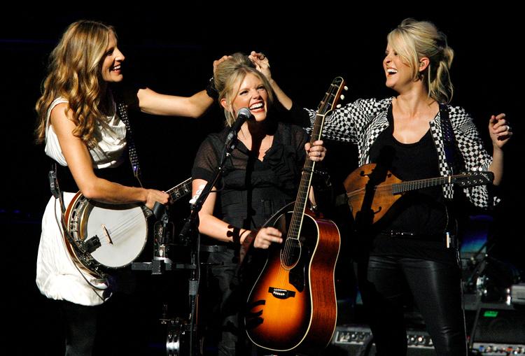 The artists formerly known as Dixie Chicks. Trioen består af Emily Robison, Natalie Maines og Martie Maguire.  Foto: Mario Anzuoni/Ritzau Scanpix
