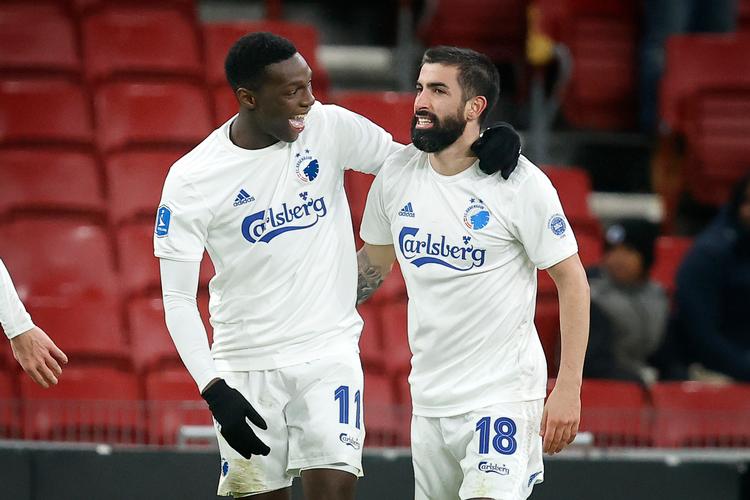 Angriberne Mohamed Daramy (tv.) og Michael Santos skal levere på højt niveau i resten af sæsonen, hvis FCK skal have succes. Foto: Jens Dresling/POLFOTO