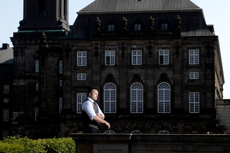 Lars Boje Mathiesen betragter sig selv som borgerlig, men den frihedstrang, der var i hippiebevægelsen, har han taget med i sit politiske liv.  Foto: Peter Hove Olesen/POLFOTO