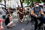 I Paris står den socialistiske borgmester, Anne Hidalgo, med støtte fra grønne og kommunister til at bevare sit flertal efter seks år ved magten. Foto: Thomas Coex/Ritzau Scanpix