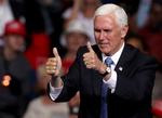 Mike Pence fotograferet under Donald Trums vælgermøde i Tulsa forrige lørdag.  Foto: Win Mcnamee/Ritzau Scanpix