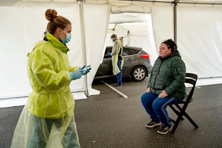 Tidligt i coronakrisen havde Danmark ikke nok testfaciliteter. Det må ikke ske igen, siger de ansvarlige  Foto: Jacob Ehrbahn/POLFOTO