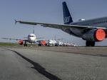 SAS står som mange andre flyselskaber i en meget svær situation, efter coronavirus har lagt luftfarten ned. Nu præsenterer selskabet en redningspakke.   Foto: Mads Nissen/POLFOTO