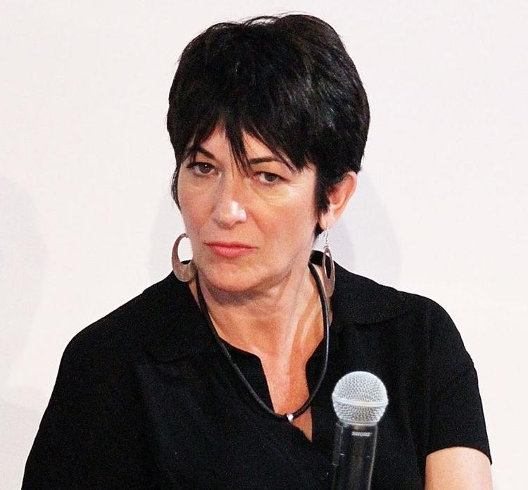 Ghislaine Maxwell var, ifølge anklagerne, medskyldig i rigmanden Jeffrey Epsteins årelange udnyttelse af mindreårige piger.  Foto: Cheetoskeeto/Wikimedia Commons
