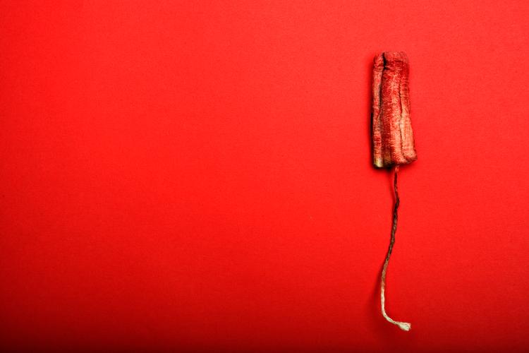 Tak til HBO-serien 'I May Destroy You' for at normalisere menstruation, som ellers traditionelt på film og tv har været enten ikke-eksisterende eller noget katostrofisk og frastødende. Fænomenet er neutralt biologisk, hverken mere eller mindre, og det tjener én den dag, man skulle finde på at få den ide at forsøge at reproducere sig selv.

 Foto: Miriam Dalsgaard/POLFOTO