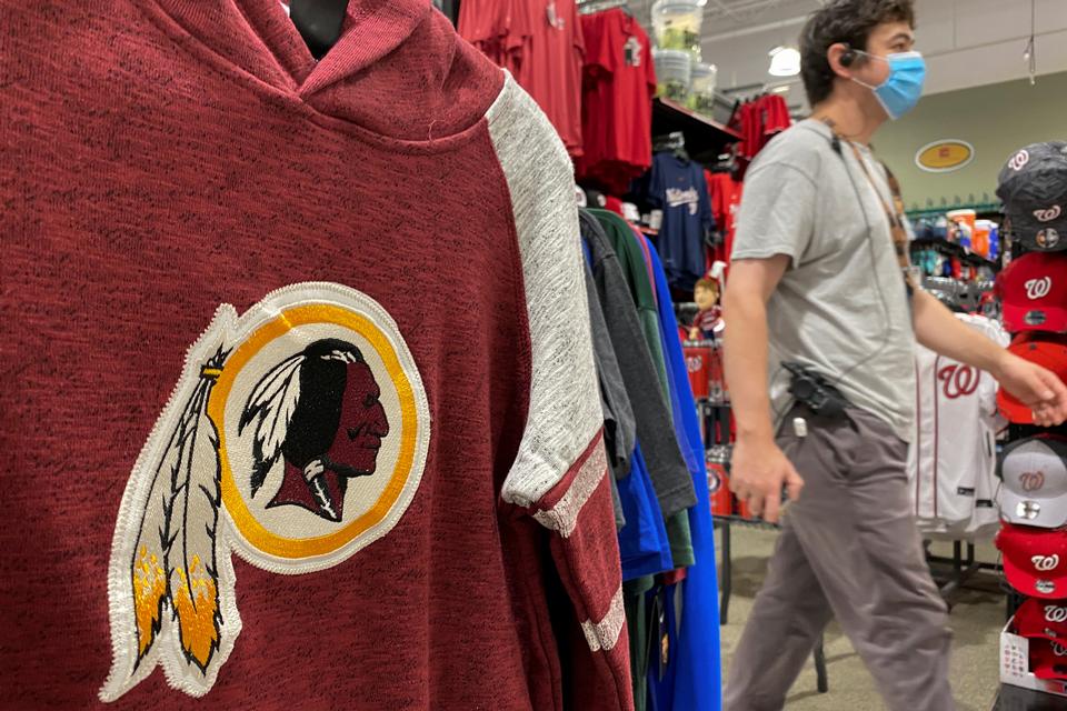  Torsdag aften blev det pludselig ikke muligt at købe Washington Redskins-produkter via Nikes onlinebutik. Foto: Kevin Lamarque/Ritzau Scanpix