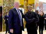 Kanye West og Donald Trump har haft et godt forhold til hinanden. Her er de sammen kort efter Trumps valgsejr. Foto: Timothy A. Clary/Ritzau Scanpix