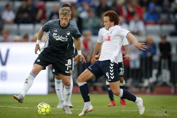 Viktor Fischer og Mustafa Amini i duel under en kamp sidste år på Ceres Park. I dag tørner AGF og FCK igen sammen.   Foto: Jens Dresling/POLFOTO