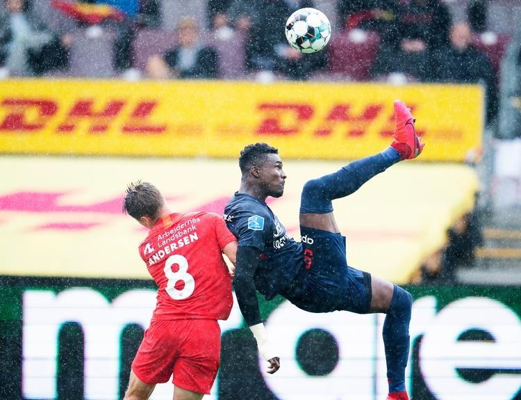  Magnus Kofod Andersen og Sory Kaba under superligakampen mellem FC Nordsjælland og FC Midtjylland-. Foto: Claus Bech/Ritzau Scanpix
